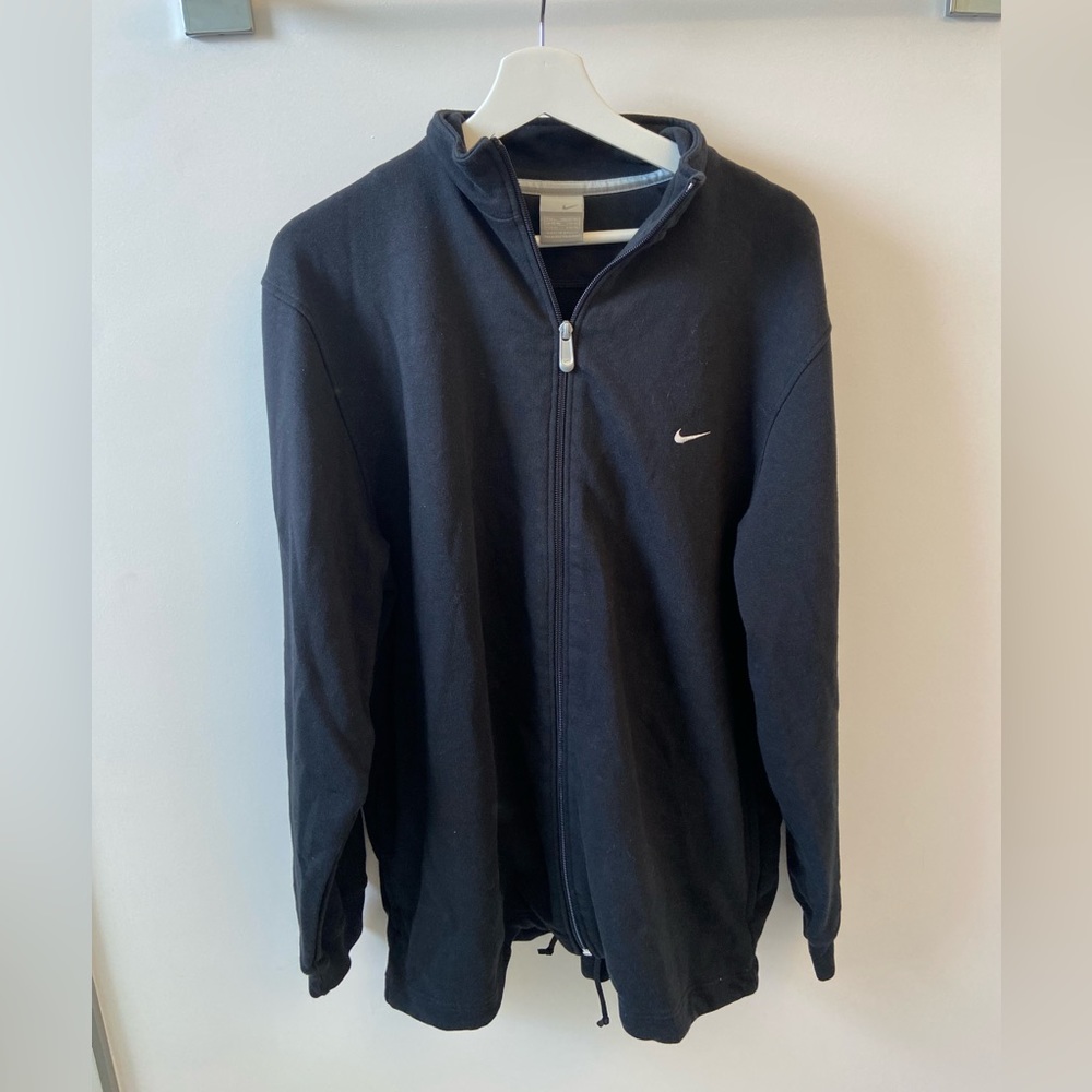 Black Nike Zip-Up, just ripped off tag. Never worn. Mens Large. Great athletics